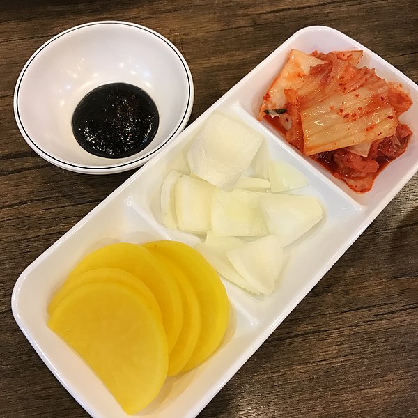 File:Chunjang danmuji yangpa kimchi.jpg