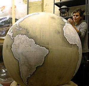 Globe: Scale model of a celestial body