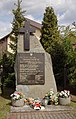 Polski: Pomnik ofiar II wojny światowej w Cięcinie