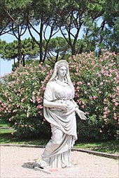 A statue of Juno as seen in the movie, displayed at the Cinecittà studios in Rome, Italy