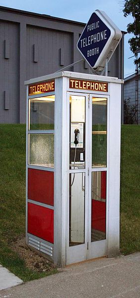 File:ClassicTelephoneBooth.jpg