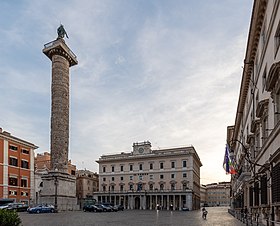 Columna de Marco Aurelio, plaza Colonna, Roma, Italia, 2022-09-14, DD 24-26 HDR.jpg
