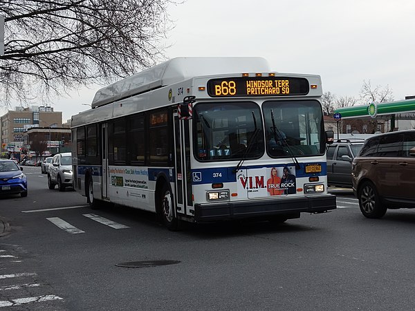 A Windsor Terrace-bound B68 bus in Kensington.