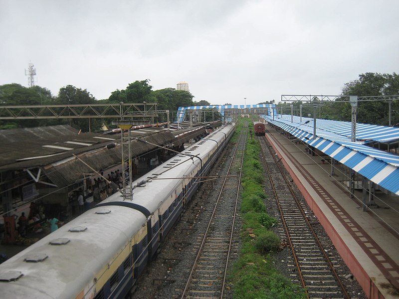 File:Dahanu Road Rly Station - panoramio.jpg