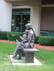 Danville Public Library (Illinois) statue.png