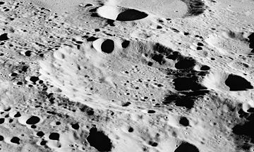 Oblique Apollo 15 image, facing south Donner crater AS15-M-2500.jpg