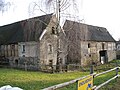 Wohnstallhaus, Seitengebäude, Torhaus und Scheune eines Vierseithofes