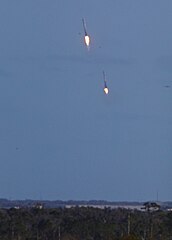 Double return of Falcon Heavy test flight boosters
