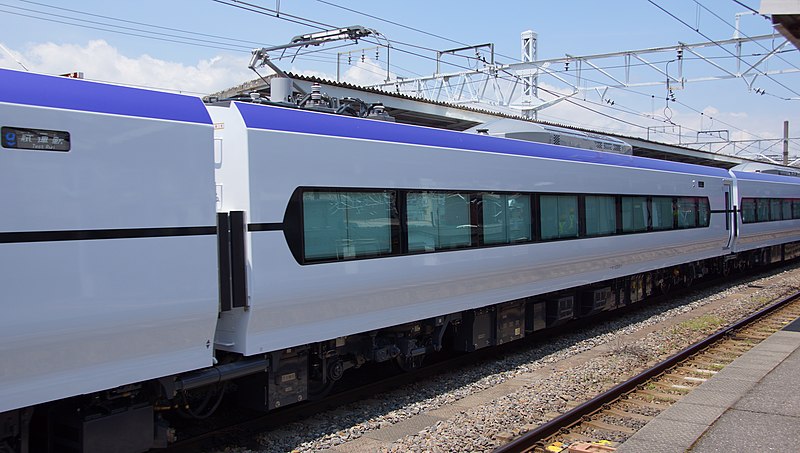 File:E353 series S101 MoHa E353-1 (car 10) Matsumoto Station 20150729.JPG