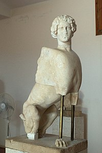 Esfinge de época clásica que se encontraba en el templo de Apolo.