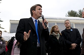 Sarandon and Tim Robbins appear alongside John Edwards at a presidential campaign rally in 2008 Edwards Sarandon Robbins.jpg