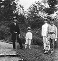 Los cuatro hijos del emperador Taisho (1921): Hirohito, Takahito, Nobuhito y Yasuhito.