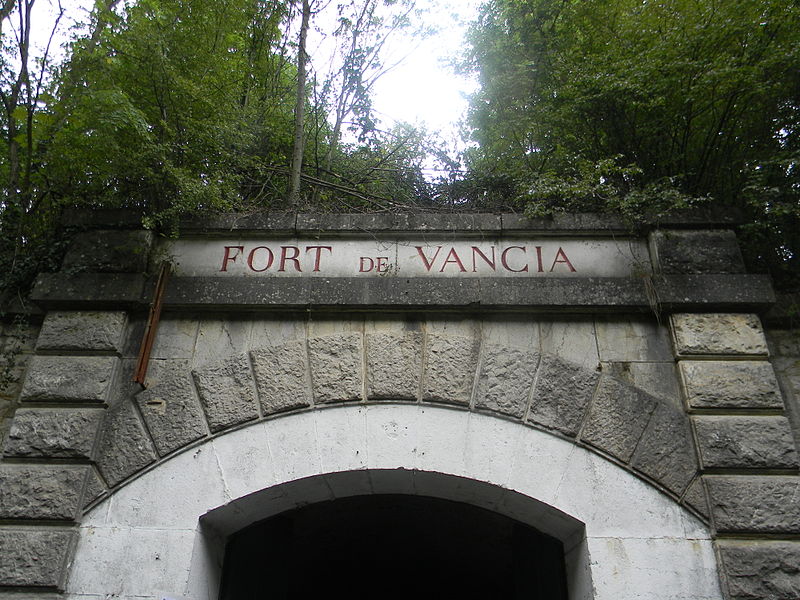 File:Entrée de gorge du fort de Vancia.JPG