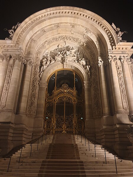 File:Entrance of the Petit Palais by night - 2022-08-06.jpg