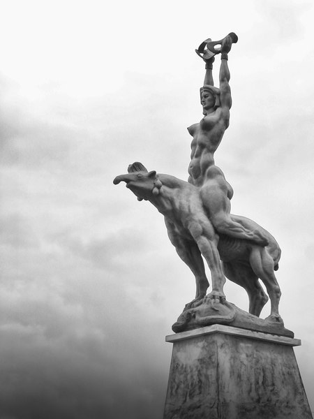 File:Estatua de Maria Lionza en Chivacoa.tif