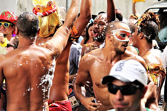 Carnaval em São Paulo, reúne etnias do mundo