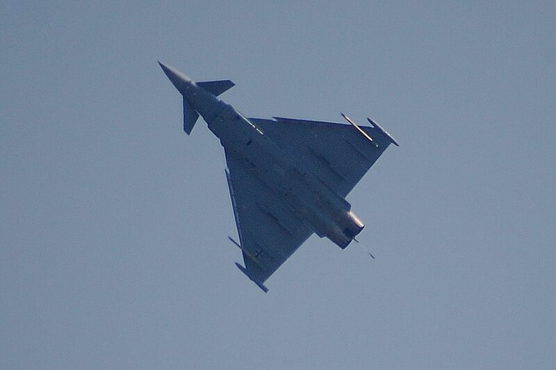 File:Eurofighter Typhoon flying in Aero India show.jpg