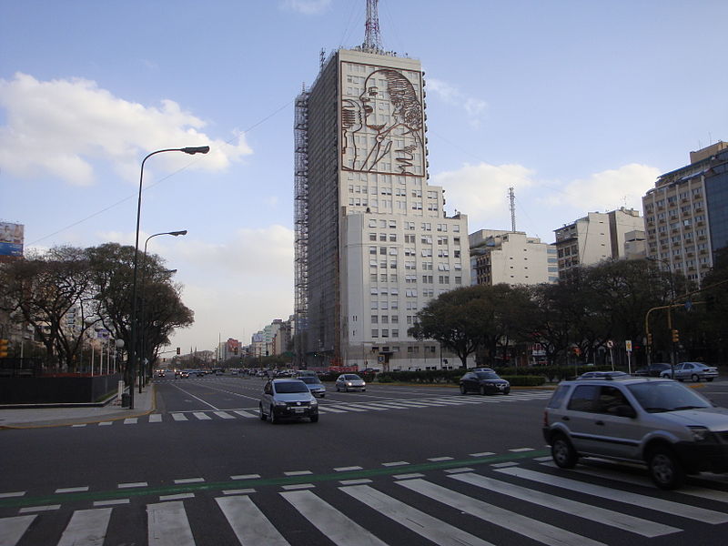 Archivo:Evita - Edificio del Ministerio de Salud (Avenida 9 de Julio) - Lado Sur.jpg