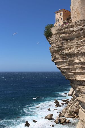 1er mai : falaise de Bonifacio, par Lucie Gd.