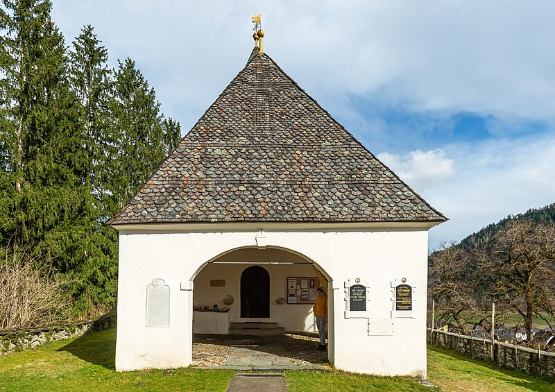 File:Feldkirchen Sankt Ulrich Pfarrkirche hl. Ulrich Vorhalle W-Ansicht 16032024 0912.jpg