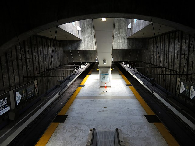 Glen Park station platform in March 2018