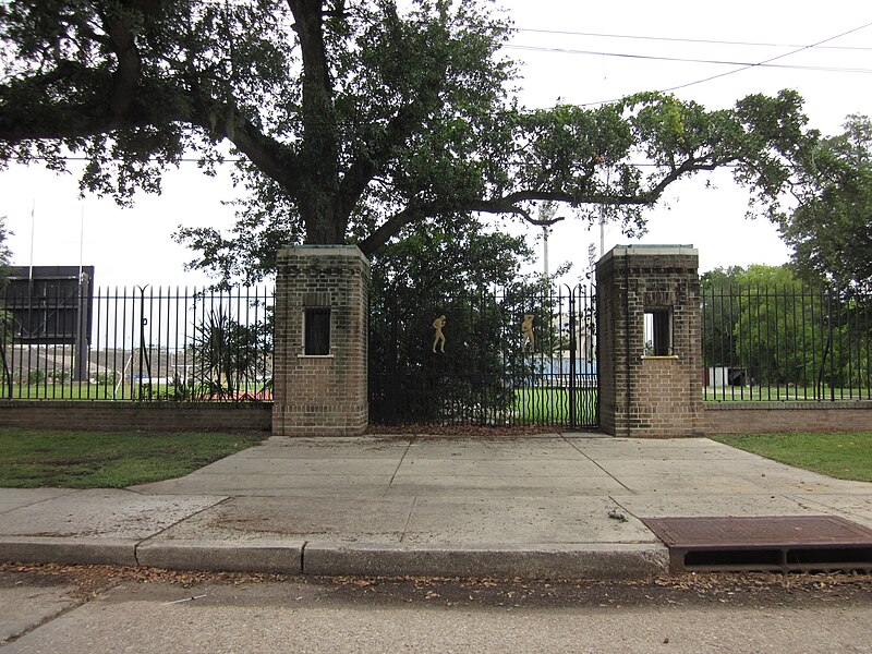 File:Gormley Stadium NOLA June 2011 Gate E.JPG