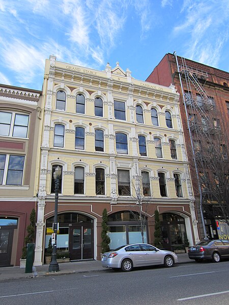 File:Grand Stable and Carriage Building in Portland, OR.JPG