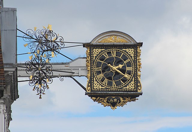 640px-Guildford_Guildhall_Clock.jpg (640×443)