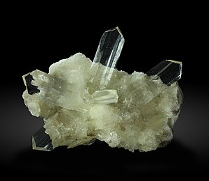 Mineral Yeso: Etimología e historia, Yacimientos de yeso, Propiedades físicas