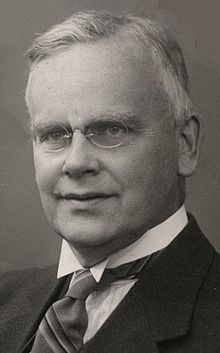 https://upload.wikimedia.org/wikipedia/commons/thumb/8/80/Harald_Gram.jpg/220px-Harald_Gram.jpg