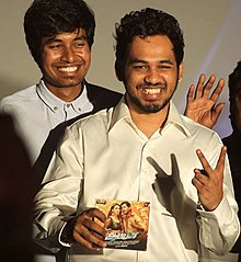 Jeeva (kiri) dan Aadhi (kanan) pada peluncuran rekaman Aambala