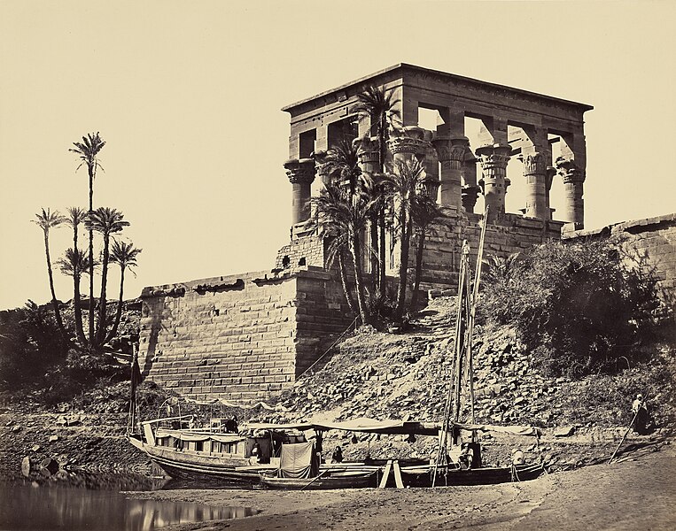 File:Hypaethral Temple Philae.jpg