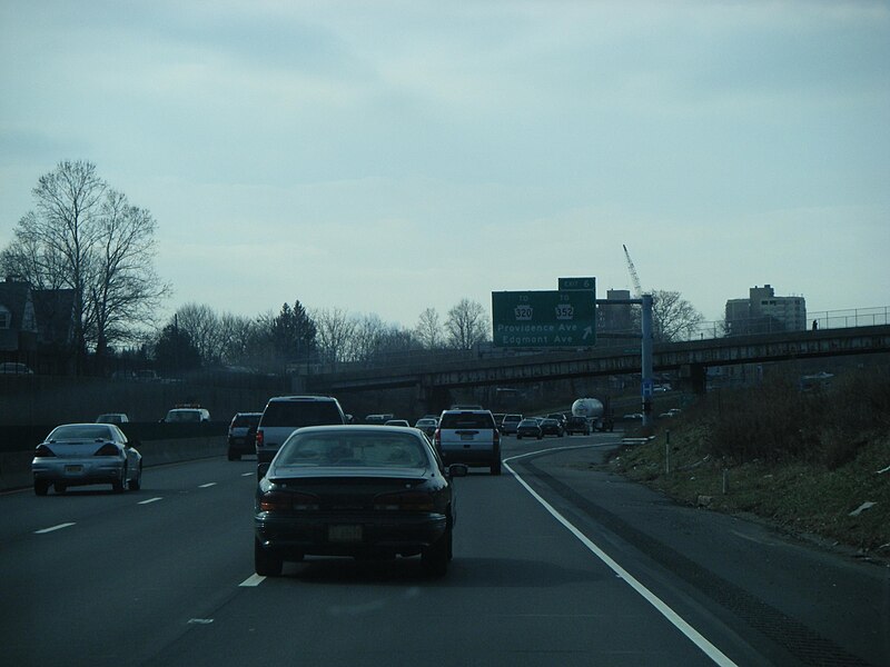 File:I-95 SB at PA 320-PA 352 exit.JPG