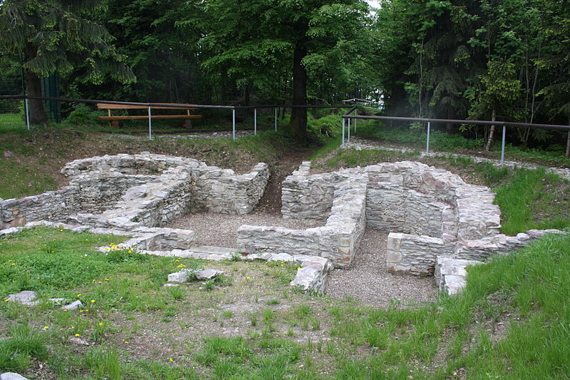 File:Ilmenau Kickelhahn Alte Jagdanlage.JPG