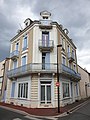 wikimedia_commons=File:Immeuble angle rue Maréchal-Joffre et rue Carnot, Vichy.jpg