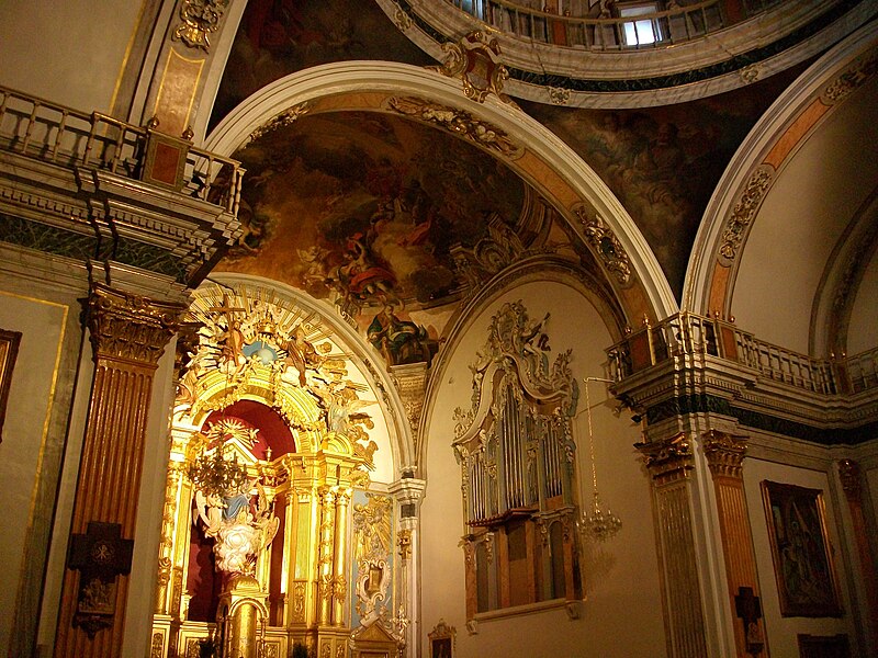 File:Interior de l'església de Santa Maria de Cocentaina.JPG