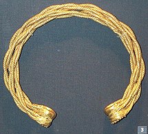 Zlatý náhrdelník (Anglie, -75)