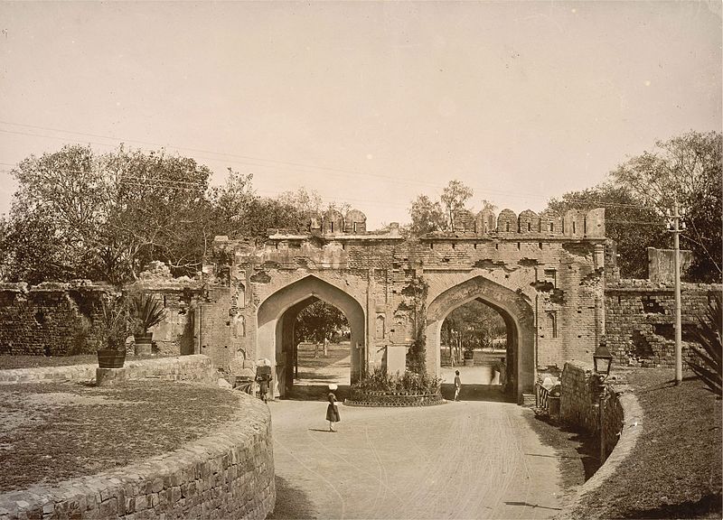 File:Kashmiri Gate, Delhi in the 1890s.jpg