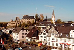 Marktplatz und Schloss