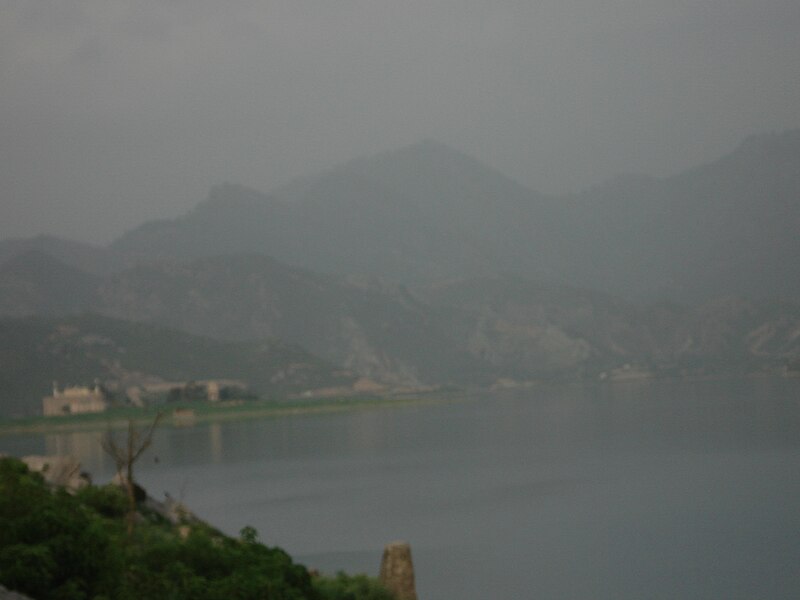 File:Khanpur Lake 118.jpg