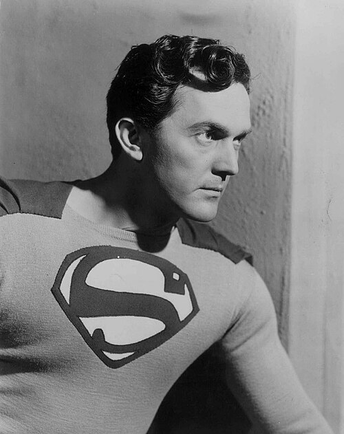 Kirk Alyn as Superman in a publicity still (1948).