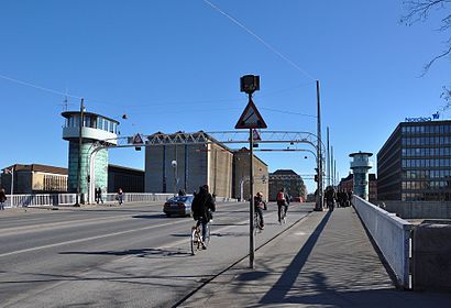 Sådan kommer du til Knippelsbro med offentlig transport – Om stedet