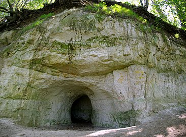 Чёртова пещера в Лубья