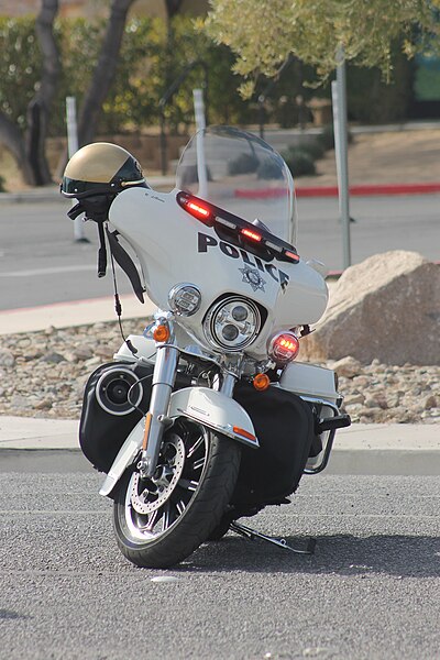 File:LVMPD Electra Glide on N Jone Blvd During Traffic Control (3).jpg