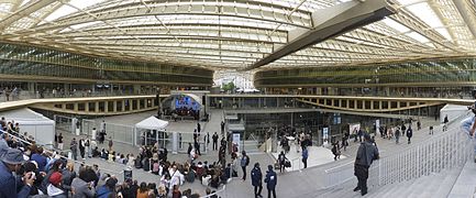 Category:Shopping centres in France