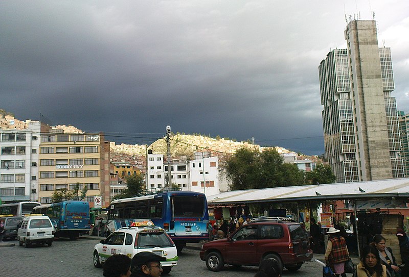 File:La Paz, Bolivia, Plaza Alonso de Mendoza - panoramio.jpg