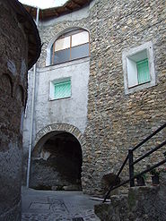 Portal interior del poble
