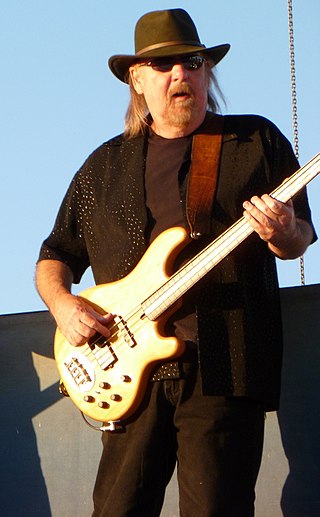 <span class="mw-page-title-main">Larry Junstrom</span> American bassist (1949–2019)