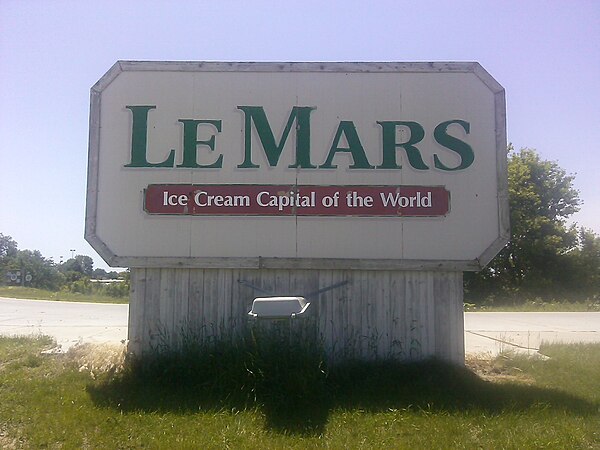 Entrance sign to Le Mars "Ice Cream Capital of the World"