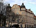 Lerchenfeldstraße 11; Mietshaus, viergeschossiger Eckbau mit zwei turmbekrönten Eckerkern, seitlichen Kastenerkern und Zwerchhäusern, neubarock, von Anton Wörz, 1905–1908. This is a picture of the Bavarian Baudenkmal (cultural heritage monument) with the ID D-1-62-000-3869 (Wikidata)